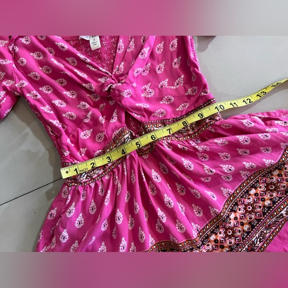 Francesca’s Mi Ami Bri Floral pink  Romper bell sleeve short jumpsuit summer S - Picture 12 of 16